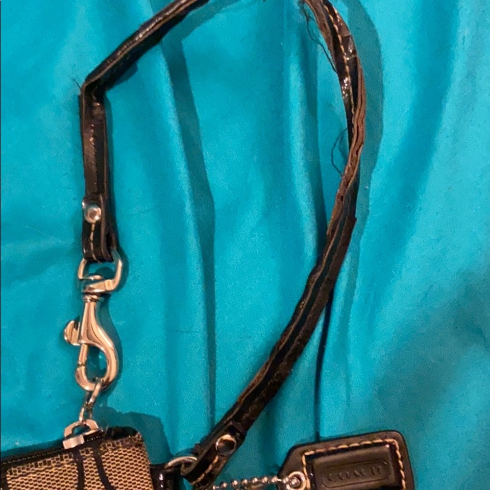 Coach wristlet - Picture 4 of 4